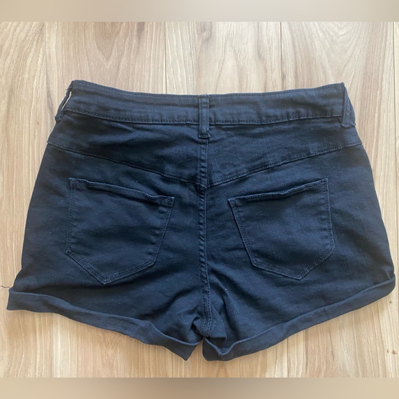 Disney Alice In Wonderland Cheshire Cat Patch Pocket Denim Shorts Size 9 - Picture 7 of 15